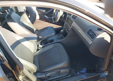 2013 Volkswagen Passat 2.5L Wolfsburg Edition z USA, uszkodzony, nr VIN 1VWAP7A34DC136649